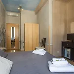 Trastevere 4* Rome